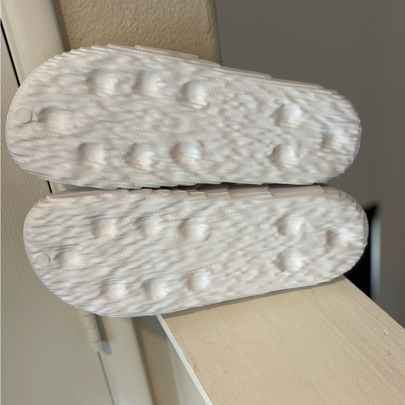 Adidas Mens Size 13 Adilette 22 Mens Casual Slide Crystal White HQ4672 - Picture 9 of 10